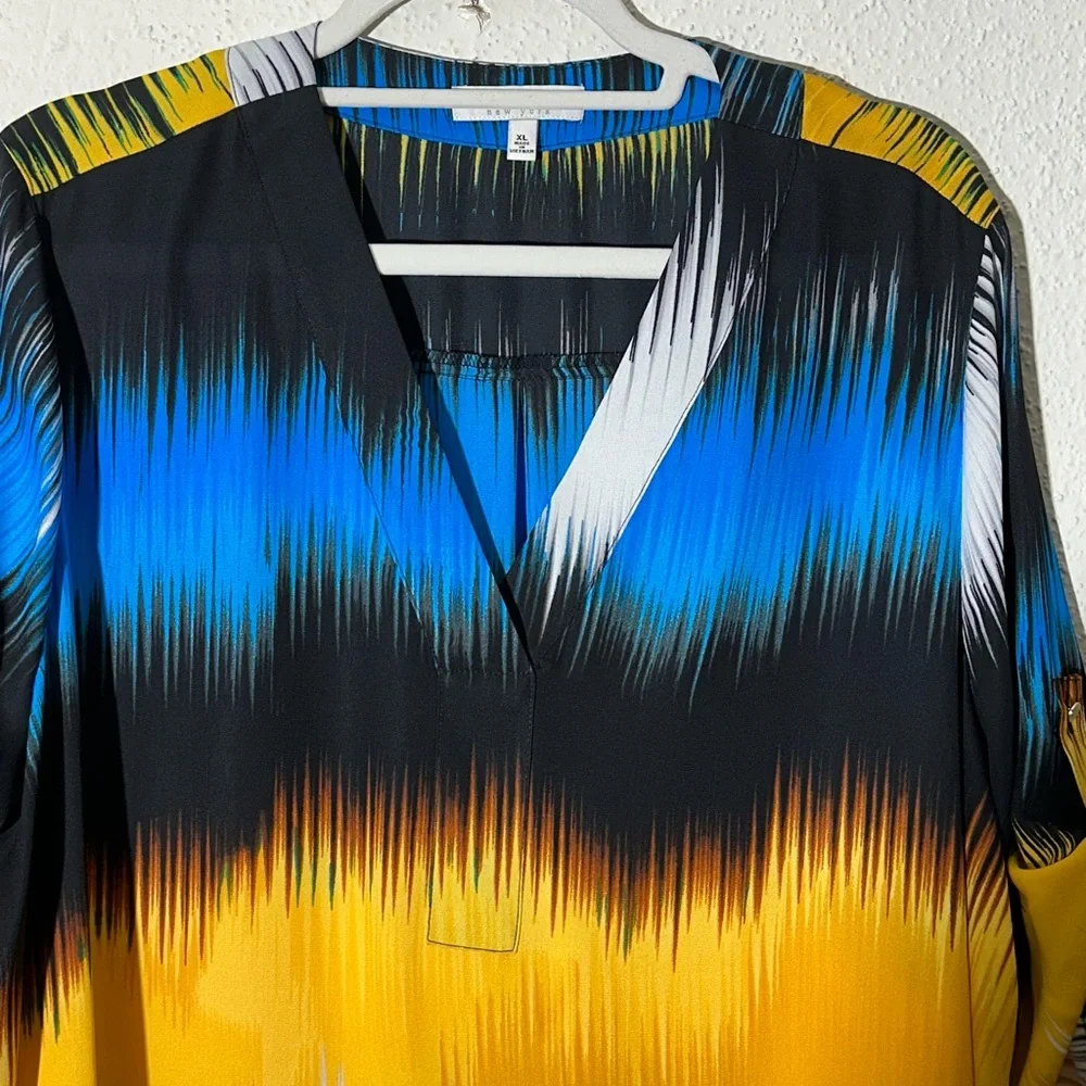 NWT Chaus NY  ladies Blouse Size Xl Blue, Blk & Yellow Pattern. - Picture 4 of 9